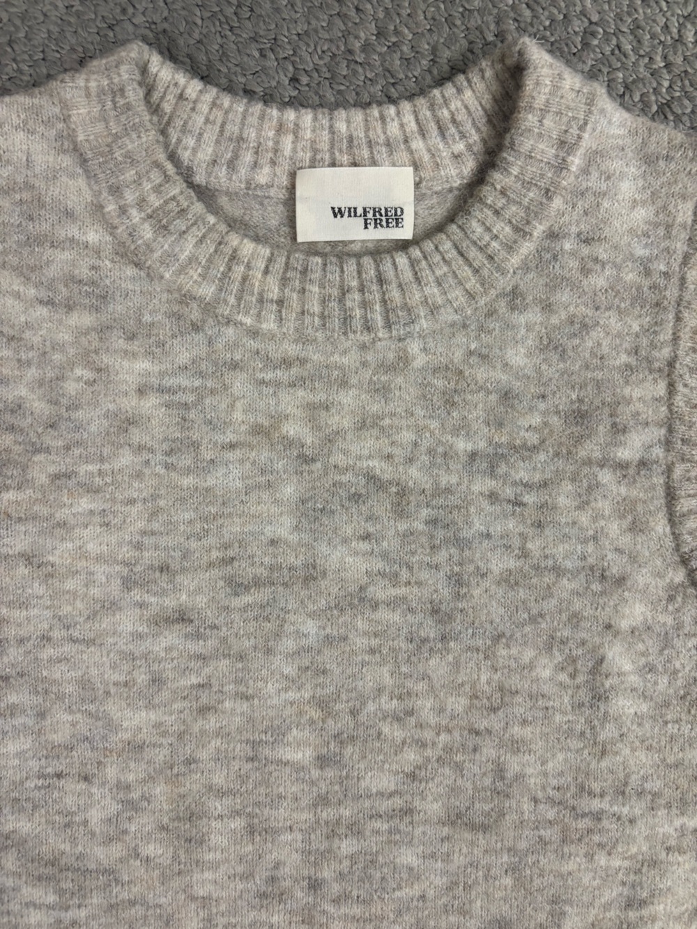 Aritzia Wilfred sweater vest - Picture 5 of 9